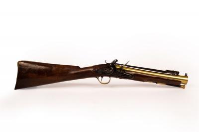 An 18th Century flintlock   2db9ad