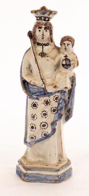 An 18th Century faience figure 2dba18