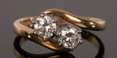 A diamond crossover ring the two 2dba5d