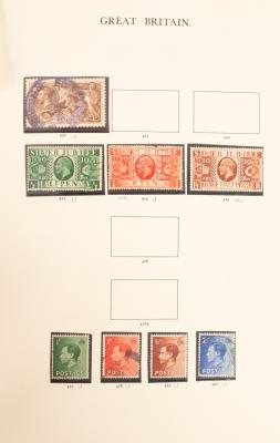 A purposed GB Windsor stamp album 2dbabf