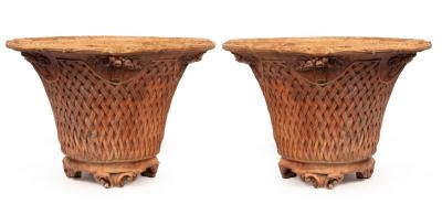 A pair of large terracotta vases 2dbace