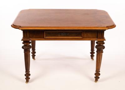 A late 19th Century French walnut 2dbb00