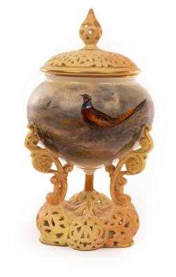 A Royal Worcester pedestal vase 2dbba0