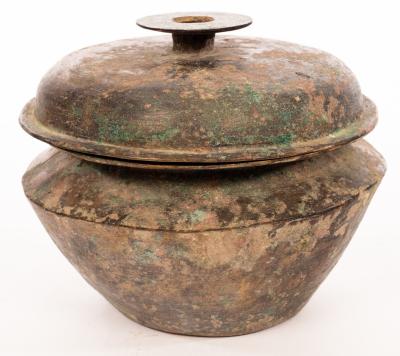 A Chinese bronze lidded dish, Han