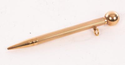 A 9ct yellow gold propelling pencil,