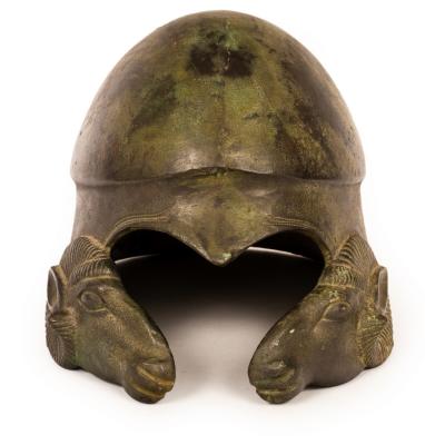 A bronze helmet after the antique  2dbcda