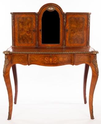 An Edwardian figured walnut and 2dbdd5