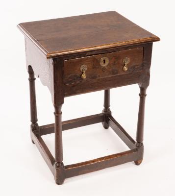 An 18th Century oak side table  2dc11f