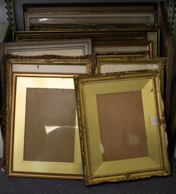 A quantity of picture frames various 2dc1d8