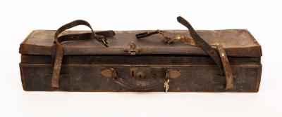 A leather double gun case with 2dc1fa