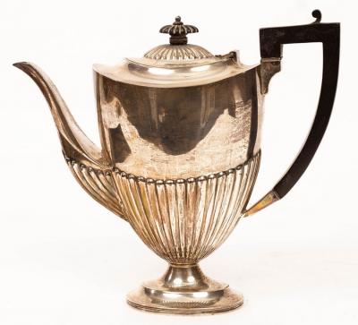 A silver coffee pot, Sheffield 1919,