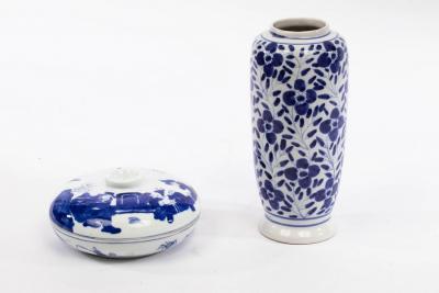 A Chinese blue and white tong pin vase,