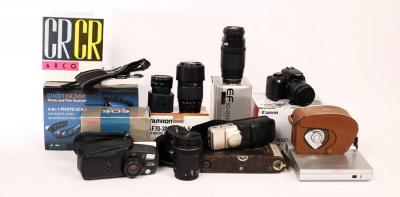 A quantity of camera equipment 2dc4ae