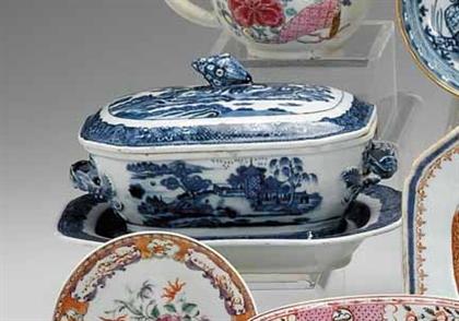 Chinese export porcelain blue and 493c1