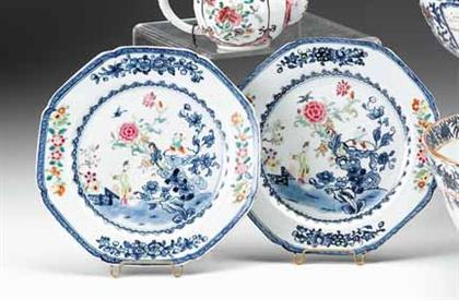 Pari of Chinese export porcelain