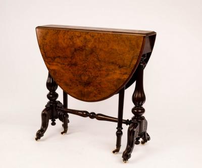 A Victorian walnut Sutherland table  2dc688
