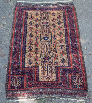 A Baluch prayer rug with central 2dc6b7