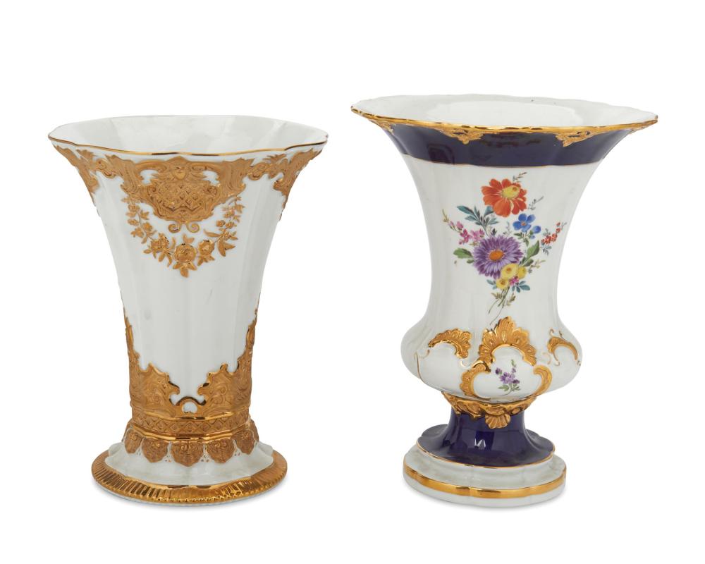 TWO MEISSEN PORCELAIN VASESTwo 2dacee