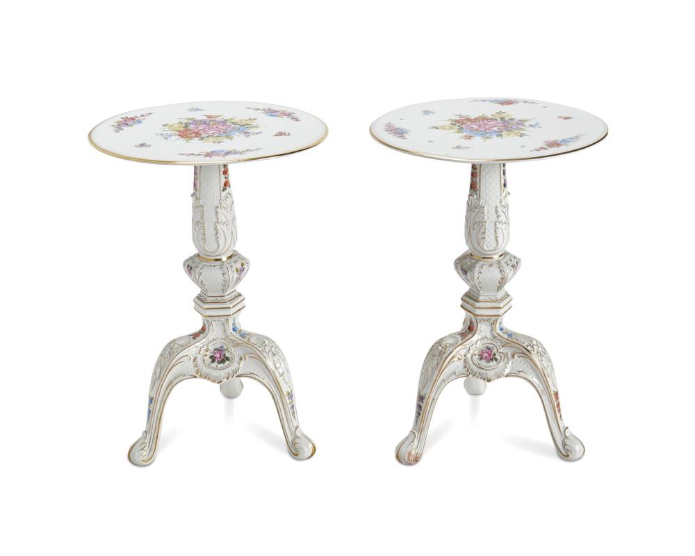 A PAIR OF SEVRES STYLE PORCELAIN 2dae0f