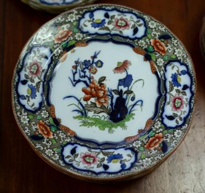 A Minton Japanese pattern dinner service