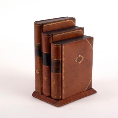 A 19th Century book box containing 2dd770