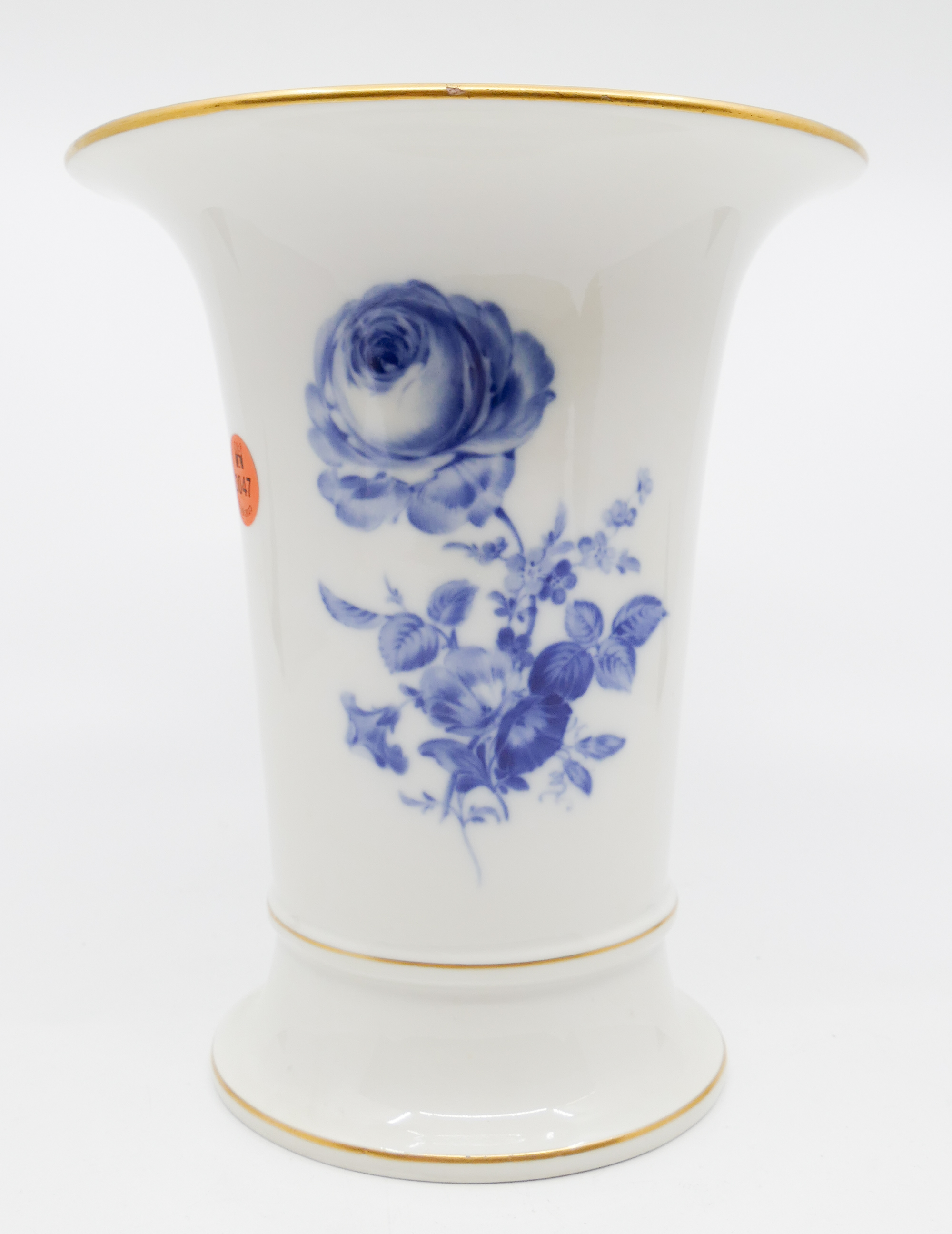 Meissen Blue Rose Porcelain Trumpet 2dd7e6