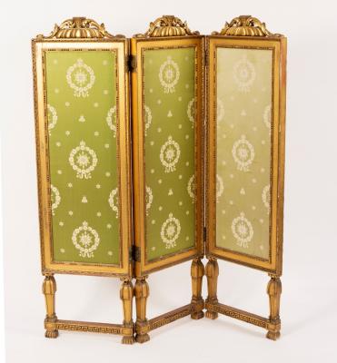 A gilt wood three panel two fold 2dd823