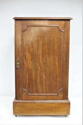 A Georgian mahogany pedestal cupboard,