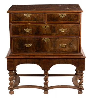 A William and Mary oyster veneer chest