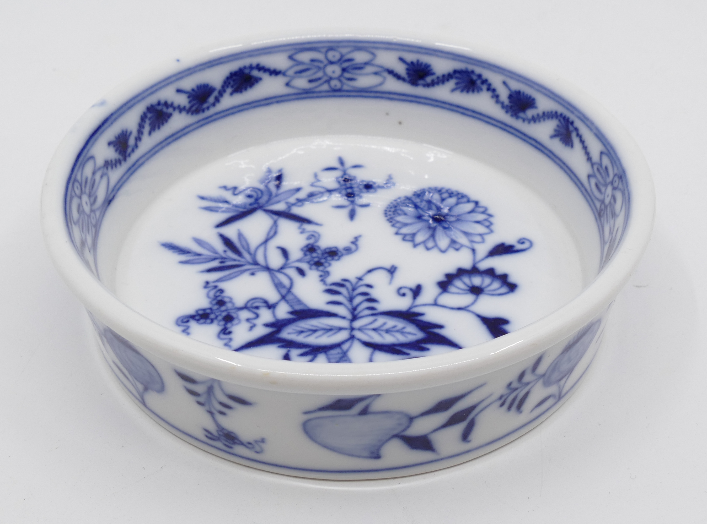 Meissen Blue Onion Porcelain Ramekin  2dd86b