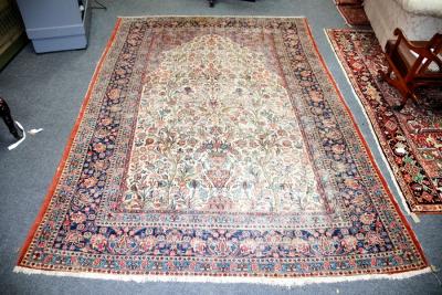 An Isfahan prayer rug with Tree 2dd8a0