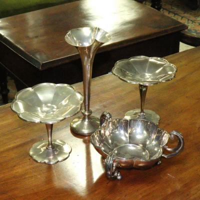 A pair of silver tazze, Roberts & Belk,