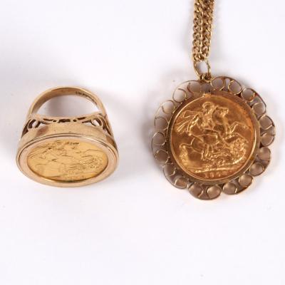 A 1968 gold sovereign ring set