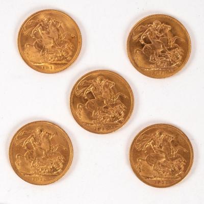 Five George V gold sovereigns,