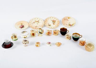 A collection of Royal Worcester  2dda7c