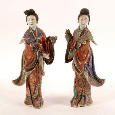 A pair of Chinese porcelain figures