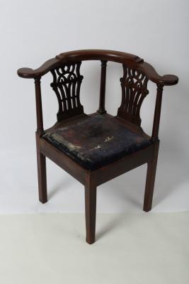 A Georgian mahogany corner chair,