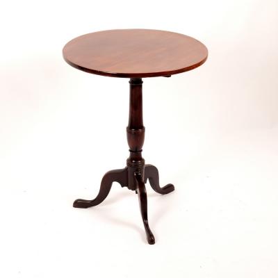 A George III mahogany lamp table,
