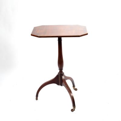 A Regency mahogany lamp table  2ddb76