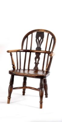 A child s Windsor type armchair 2ddb93