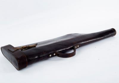 A leather leg o'mutton gun case,