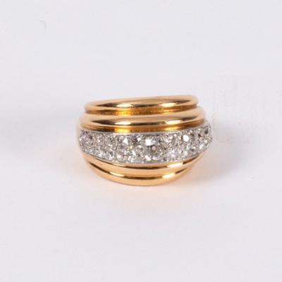 A French diamond ring the central 2ddd8f