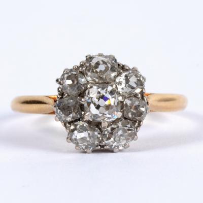 A diamond cluster ring the eight stone 2ddd91