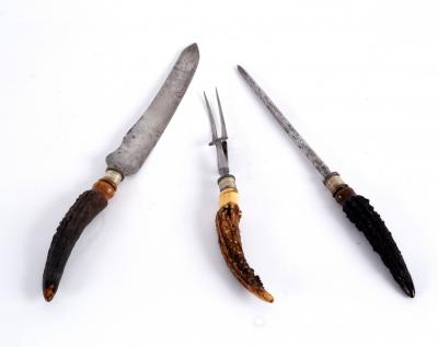 A three-piece carving set with antler