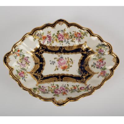 A Derby lozenge dish with floral swags