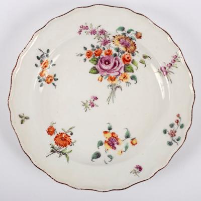 A Chelsea (red anchor) plate with flower