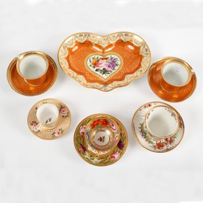 A group of English porcelain cabinet 2dde5c