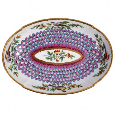 A Spode oval dish, circa 1820,