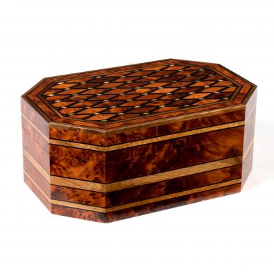 A finely inlaid box of canted 2ddf4a