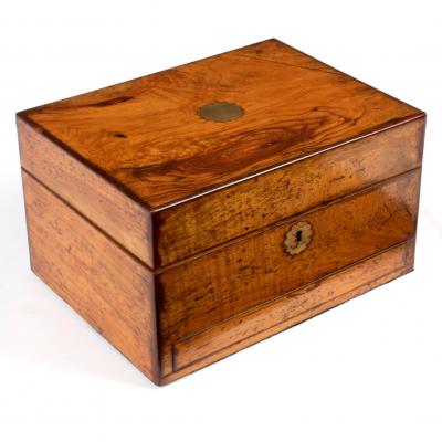 A Victorian walnut dressing case  2ddf77